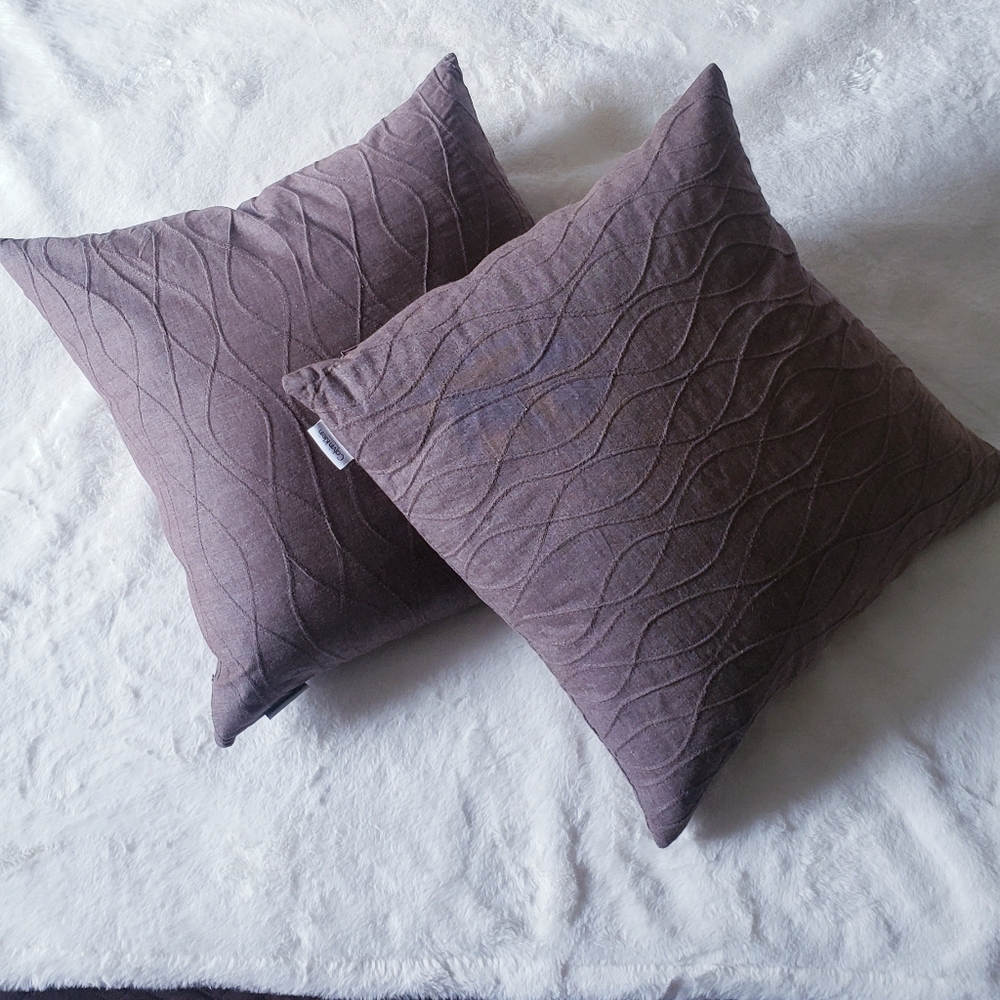 ✔️SOLD 2x CK- Down Pillows - Picture 8 of 15